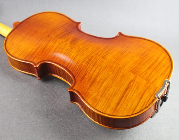 4/4 violin with case and bow