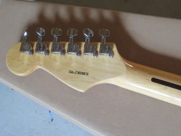 Stratocast-er Custom Body Maple Fingerboard Electric Guitar