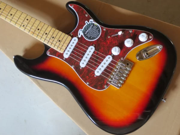 Stratocast-er Custom Body Maple Fingerboard Electric Guitar